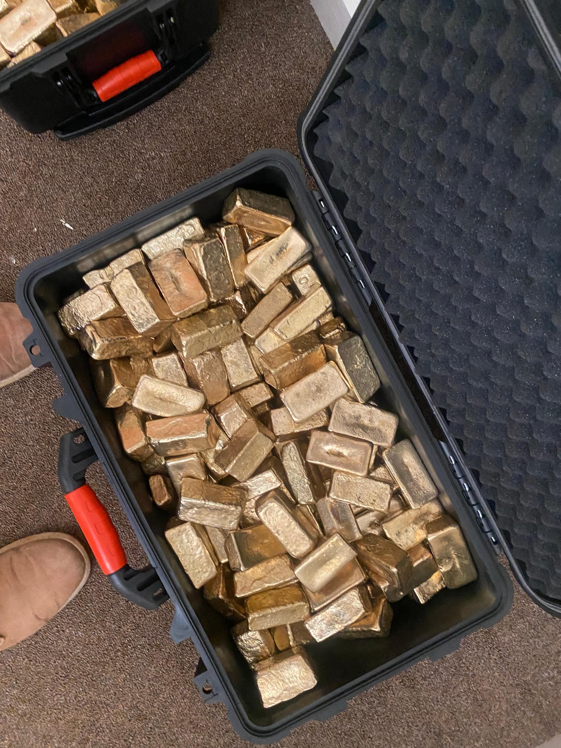 Gold minerals